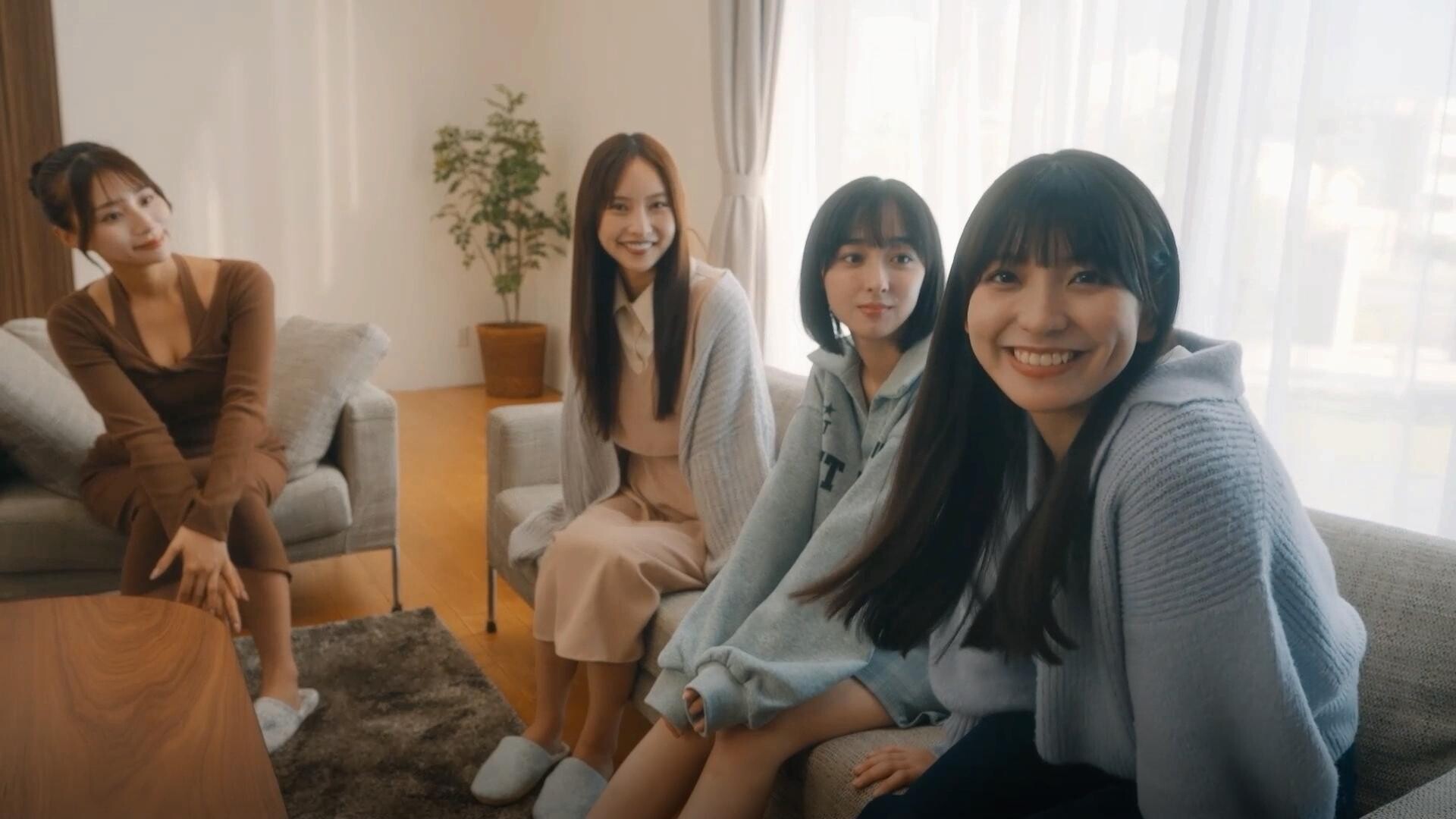 【PC游戏】嘟嘟嘟~恋爱信号响不停,美女室友们教我如何淡定?Build.22173934(Roommates Romance and Ringing Hearts)免安装中文版