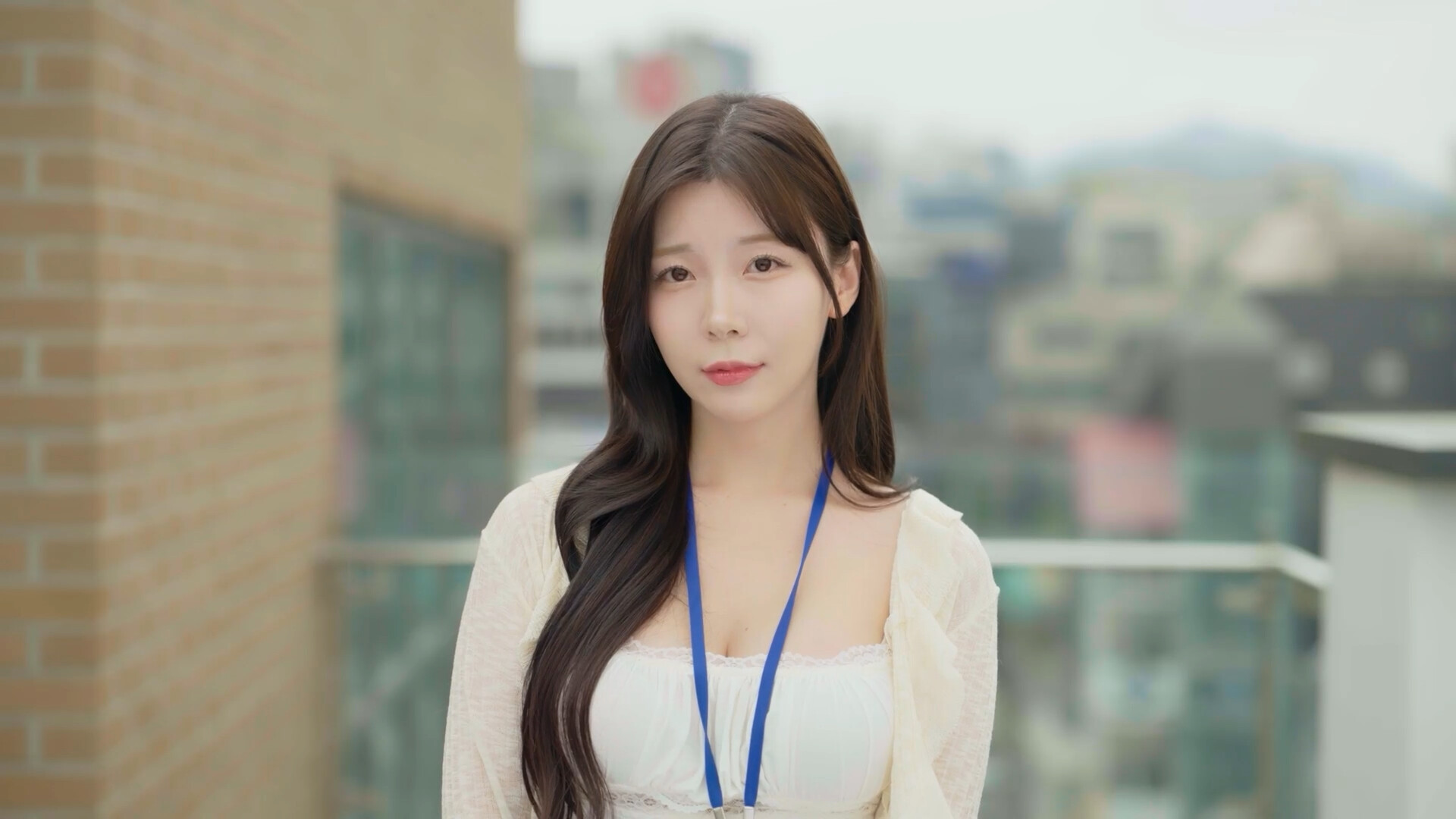 嘘, 美女拍摄中 (Heroines Through My Lens)