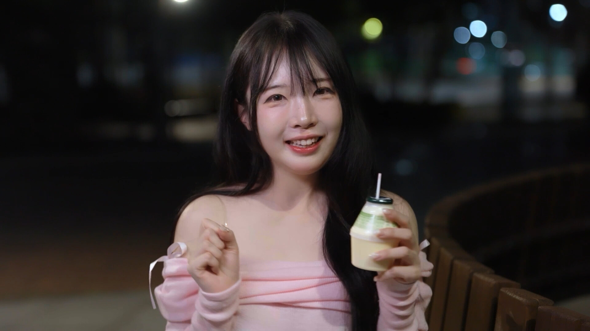 嘘, 美女拍摄中 (Heroines Through My Lens)