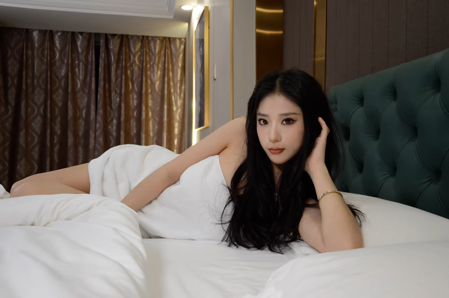 请去Bar，恋爱吧！|Chinese Bar Love Simulation Game|Build.24835178|官方中文|容量14GB